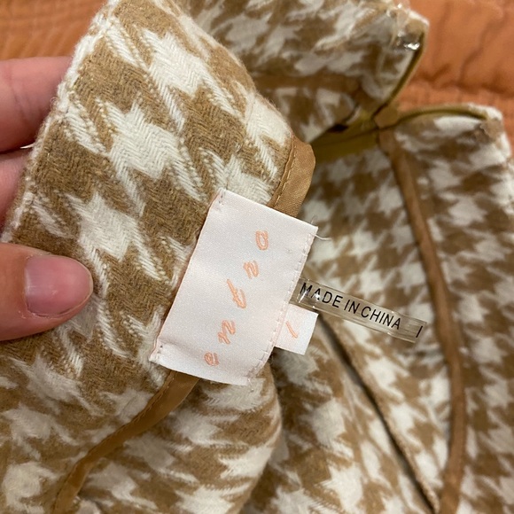 Never worn set. Skort and a blazer. Fun funky pattern. - Picture 8 of 9